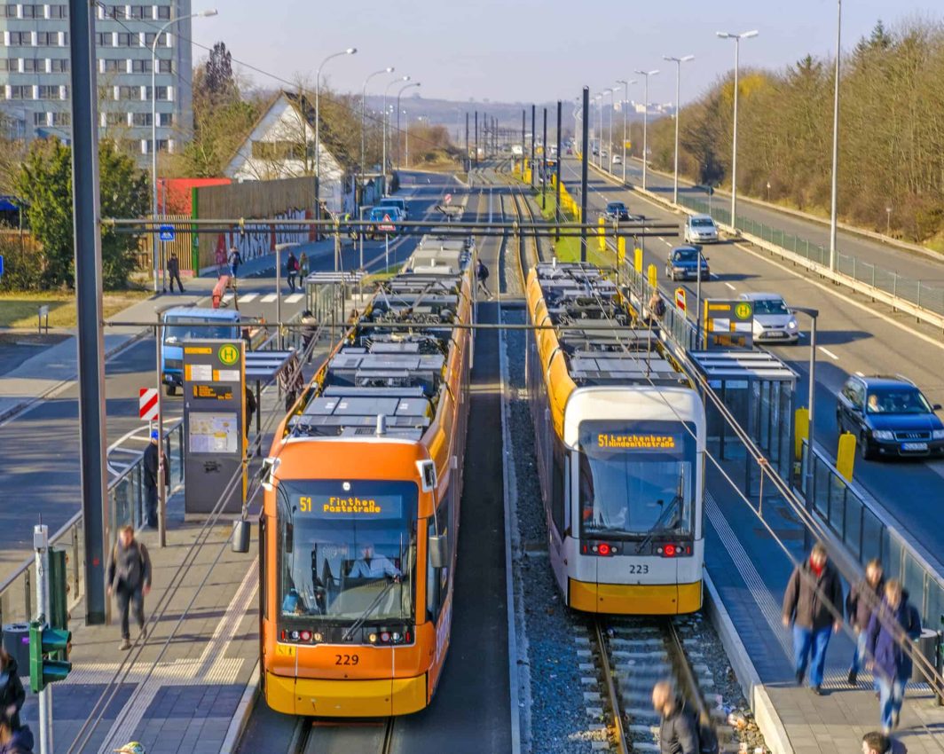 Mainz, 10.02.2017, Die Mainzelbahn auf der Strecke, Foto Alexander Heimann/ Vollformat Fotografie Dziemballa Heimann UG, Schäfergasse 5, 65428 R`heim, Fon 0177-5626350, Bankverbindung Kreissparkasse Gross Gerau BLZ. 50852553 , KTO. 16003352. Alle Honorare zzgl. 7% MwSt. 
Steuer NR: 02137830174